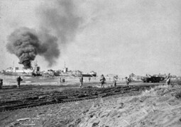 Gemeinfreies Bild: „US Army troops landing at Anzio in Operation Shingle on 22 January 1944.“